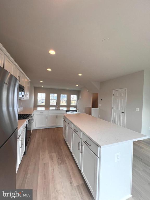 Building Photo - 102 FLAXEN MANE Ct