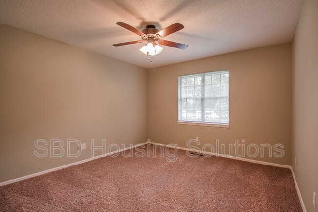 Building Photo - 8017 E 87th St