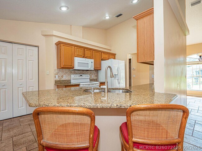 Building Photo - 141 39th Dr