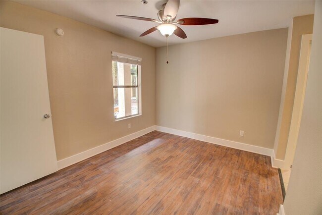 Building Photo - 1306 Norwalk Ln