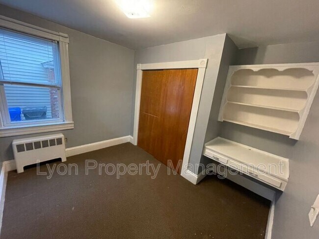 Building Photo - 1393-1395 Main St