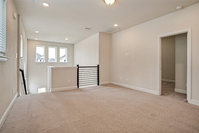 Building Photo - 10950 Downy Cup Dr