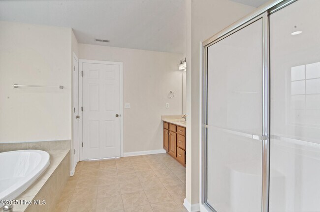 Building Photo - 817 Willbrook Cir