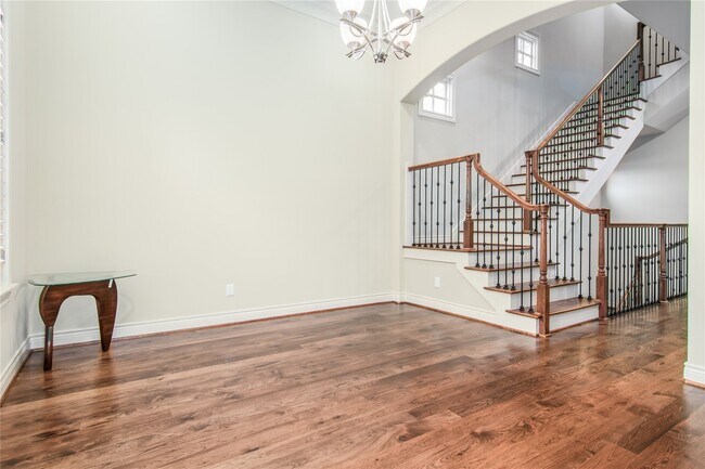 Building Photo - 2419 Brazoria St