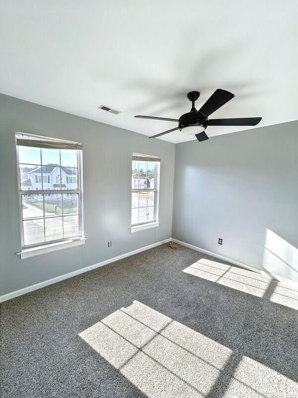 Building Photo - 6005 Almond Creek N Ln