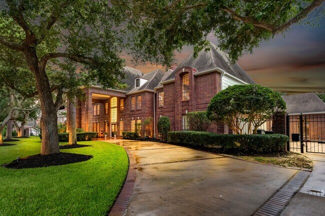 Building Photo - 21410 Ganton Dr