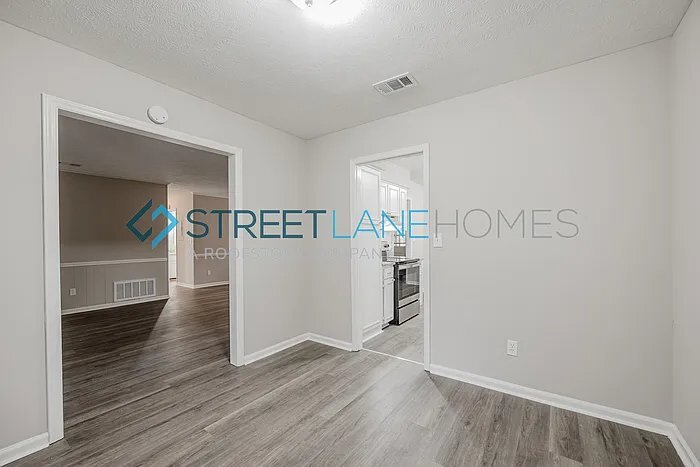 Building Photo - 5044 Old Post Rd