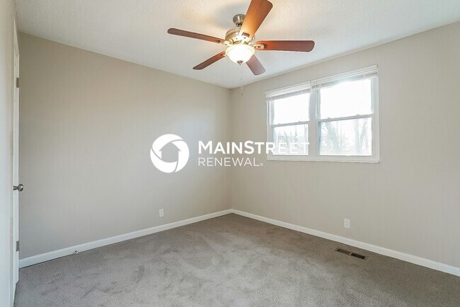 Building Photo - 5 Bedroom Pet-Friendly Home in NASHVILLE, ...