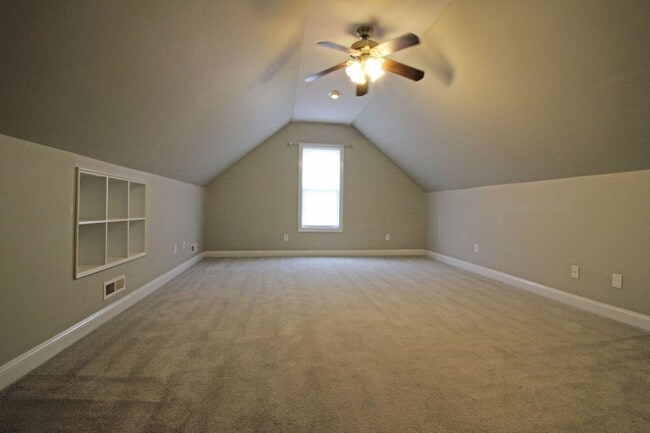 Building Photo - Lane Tree