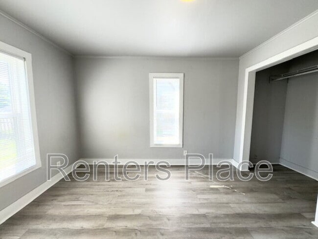 Building Photo - 3119 W 41st St