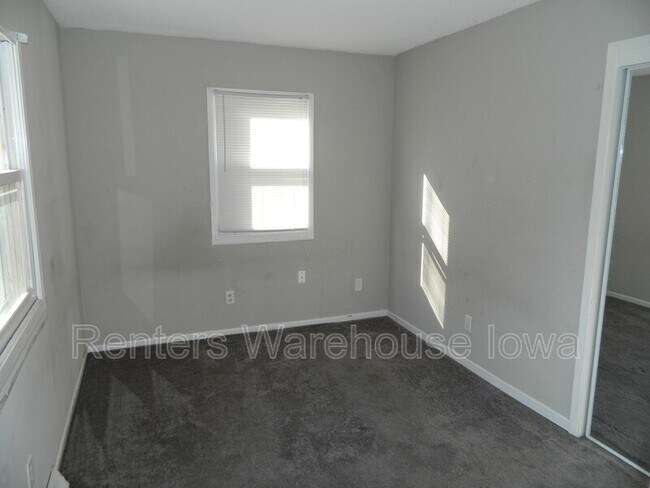 Building Photo - 4424 SE 8th St