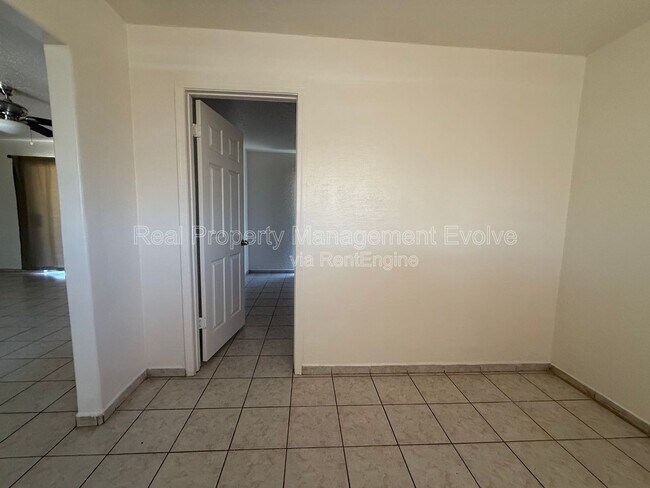 Building Photo - 4021 W Berridge Ln