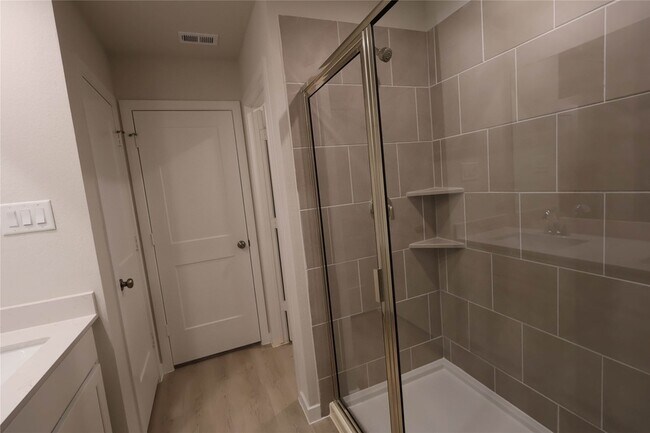 Building Photo - 7757 Bergamot Cir