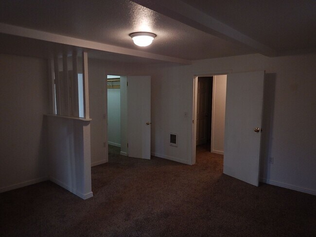 Building Photo - 0467