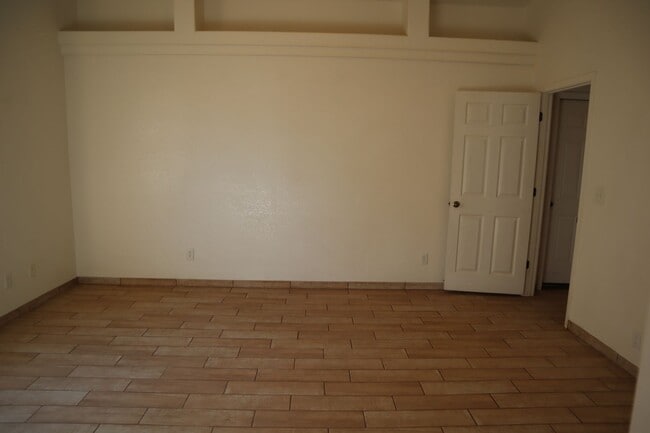 Building Photo - Hear The Songbirds Sing!