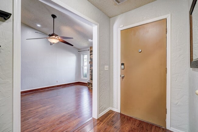 Building Photo - 13224 Marsh Ln