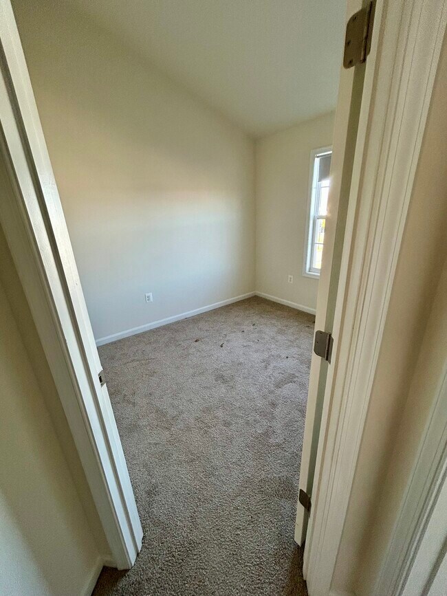 Building Photo - 7125 Durrette Rd