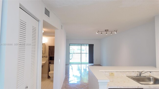 Building Photo - 2236 N Cypress Bend Dr