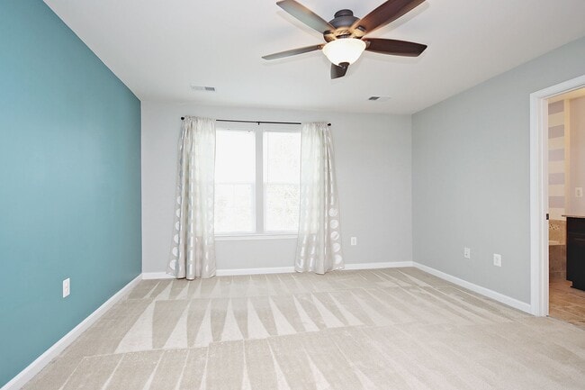 Building Photo - Pet-Friendly Townhome Minutes From NGIC, C...