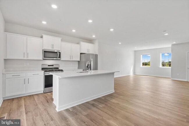 Building Photo - 16521 Green Glade Dr