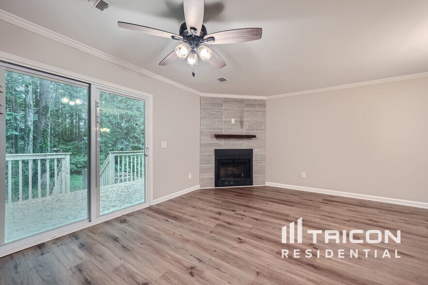 Building Photo - 409 Water Oak Way SW
