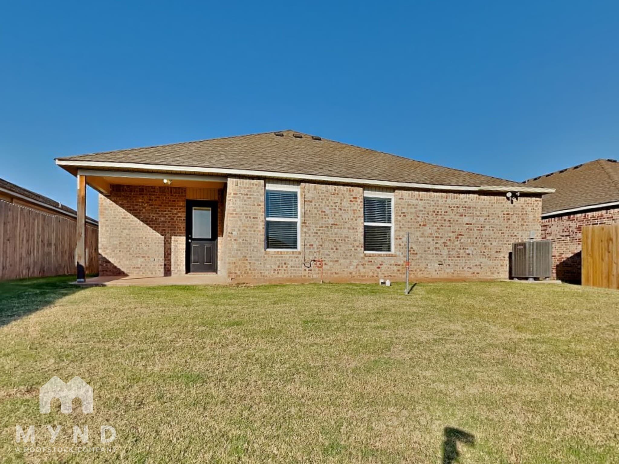 Building Photo - 2923 Russell Rd