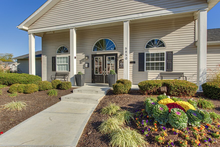 Castleton Manor Apartments 5850 Laketon Dr Indianapolis IN 46220