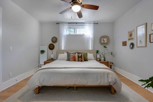 Building Photo - 1136 N Washington St