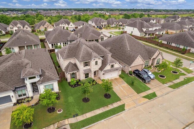 Building Photo - 9823 Magnolia Ests Ln