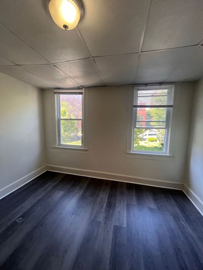 Building Photo - 2026/2027 JHU Homewood Off-Campus 6bd/3ba house w/ W/D. Available 6/6/2026