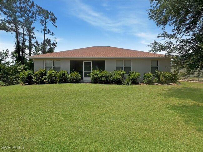 Building Photo - 731 Da Vinci Ave S