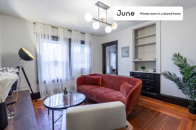 Building Photo - Room in Shared 5 bed/2 bath home in Allston