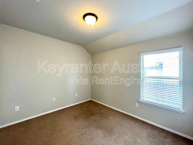 Building Photo - 347 Noddy Rd