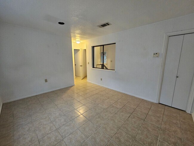 Building Photo - PRELEASING for July 2026! (3) Bed+Converte...