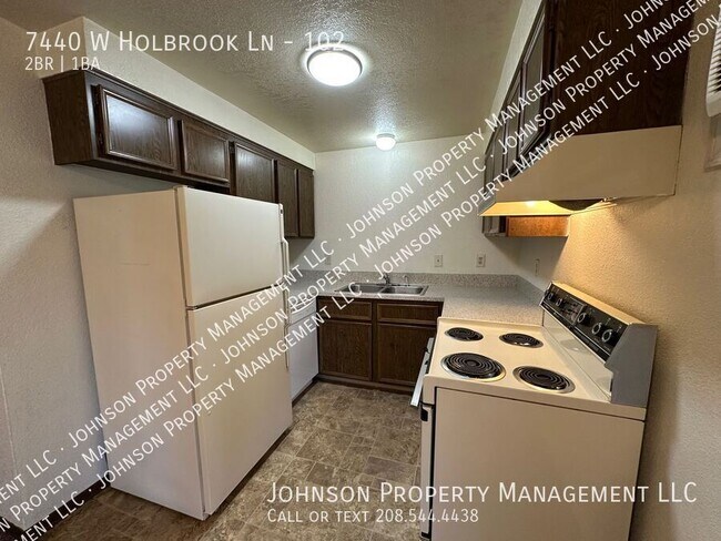 Building Photo - 7440 W Holbrook Ln
