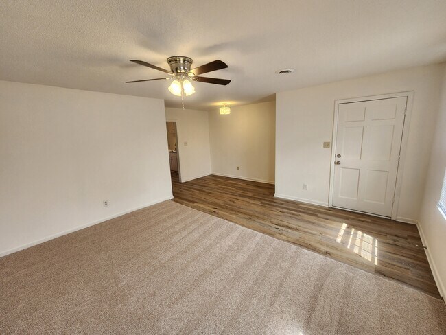 Building Photo - Parris Bridge