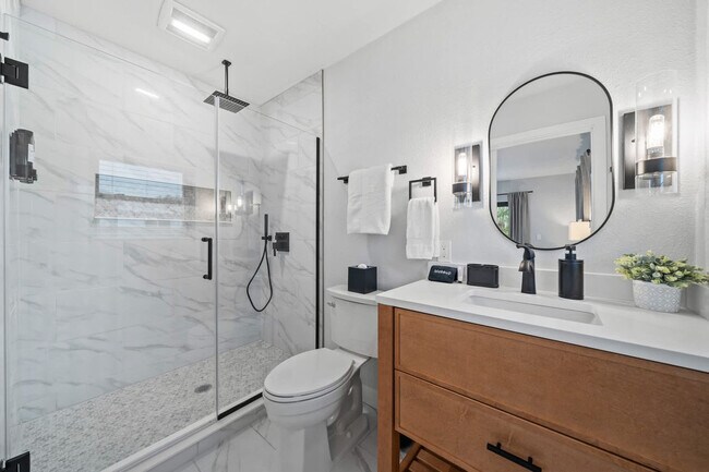 Building Photo - 115 Esther Dr