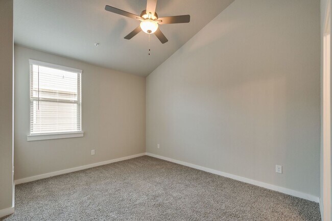 Building Photo - GORGEOUS 2 BEDROOM FOUR PLEX LOCATED IN MIDLOTHIAN ISD!