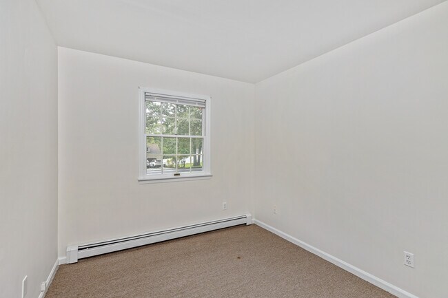 Building Photo - 383 Twilight Ln
