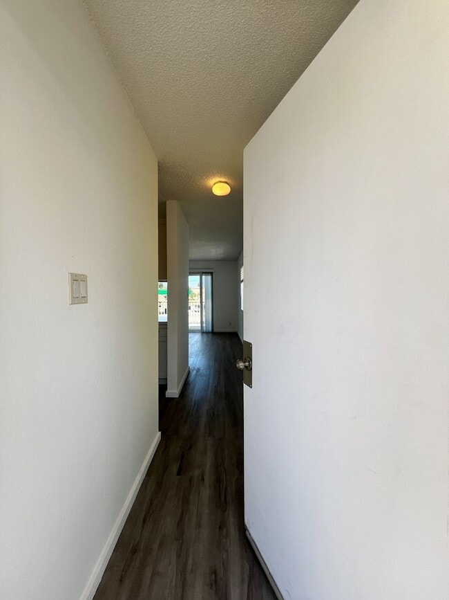 Building Photo - 2 Bedroom Napa Apartment w/ Remodeled Kitchen