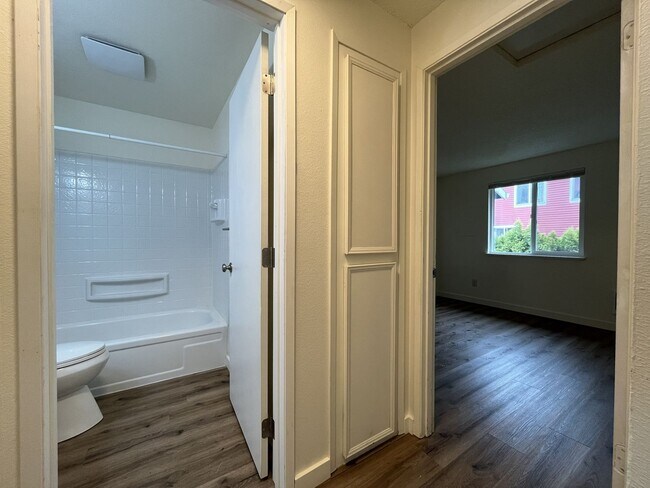 Building Photo - Updated 1BD Apartment Near Downtown with Balcony & Modern Kitchen Updates off street parking