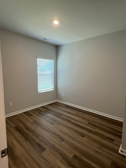 Building Photo - 168 N Squires Run Ln