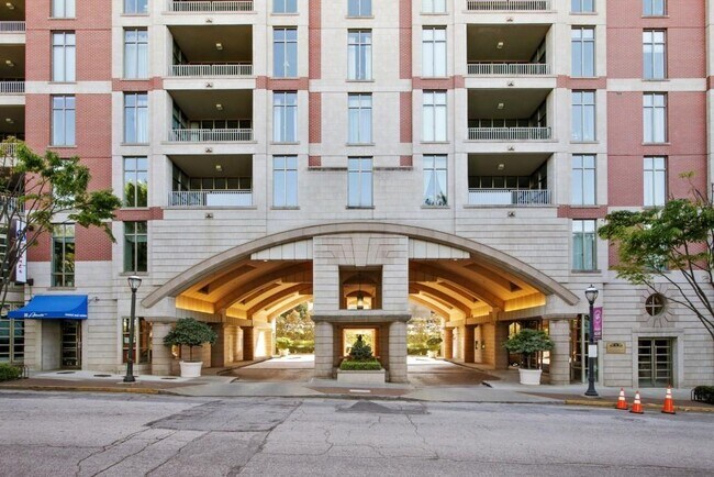 Building Photo - 250 Park Ave W NW