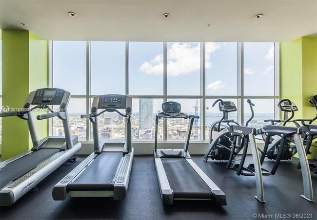 Building Photo - 133 NE 2nd Ave