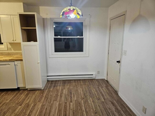 Building Photo - 365 Bare St