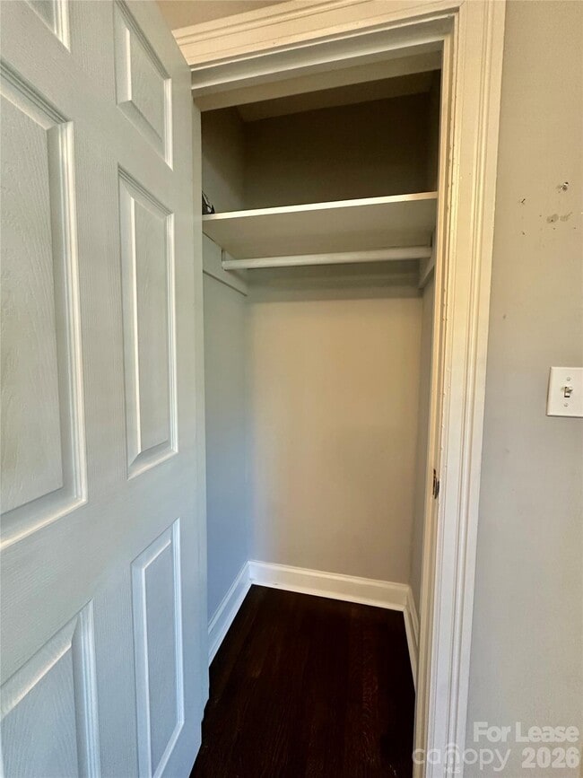 Building Photo - 710 Neil St