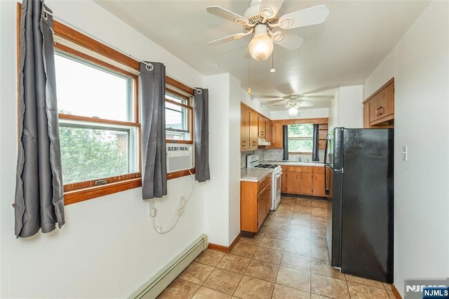 Building Photo - 343 Brinkerhoff Ave