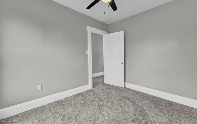 Building Photo - 2221 E 97th St