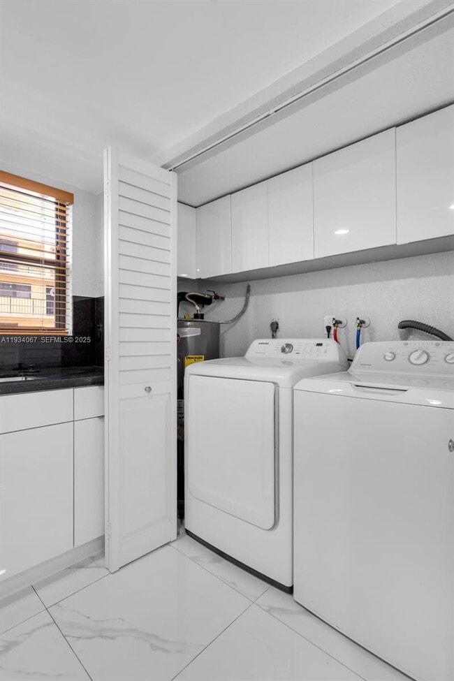 Building Photo - 5061 W 12th Ln