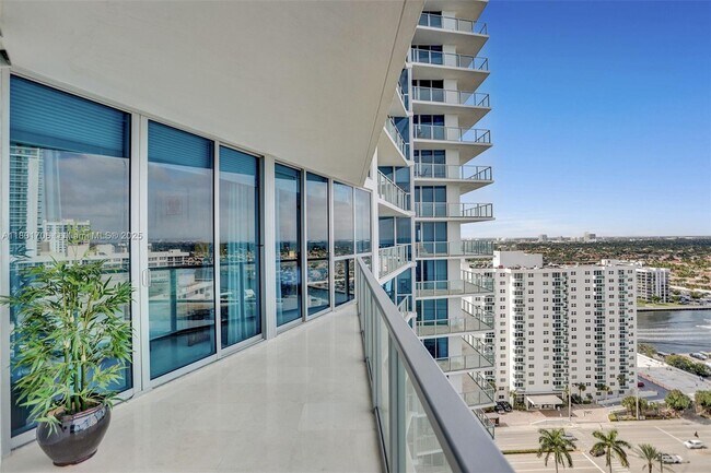Building Photo - 3101 S Ocean Dr